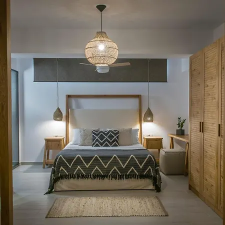 Irida Hotel 4*